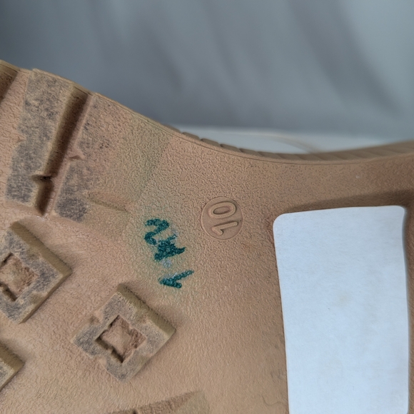 Beige Short Boots Size 10 Winter White Almond Charlotte Russe - Picture 10 of 13